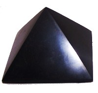 Šungit - pyramida větší